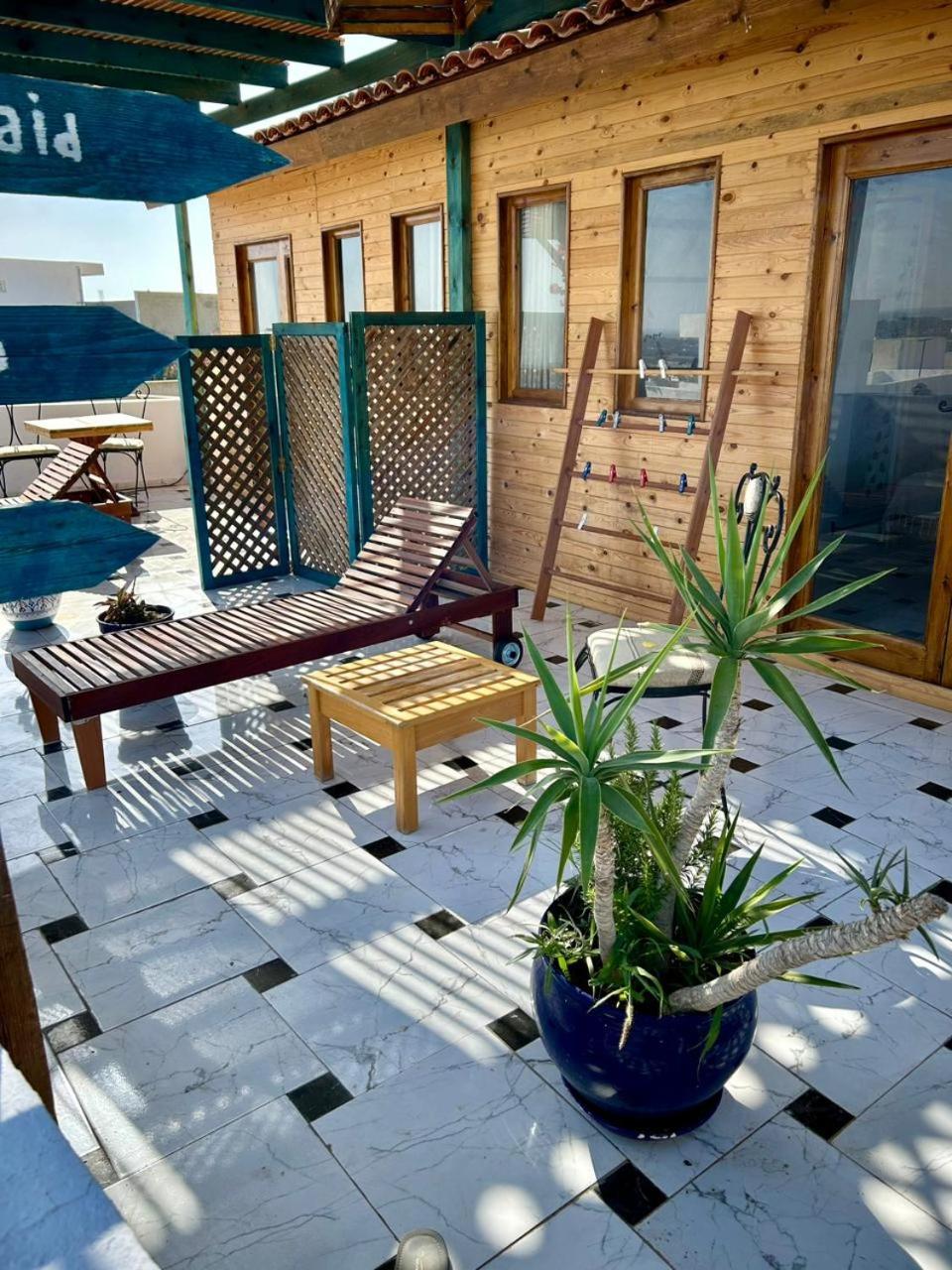 L'Artisan Hotel Harqalah Exterior photo